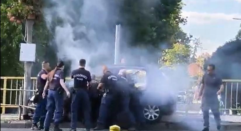 Kiderült, miért kellett "kimenteni" a siófoki ámokfutót a kocsijából - nem fogja elhinni