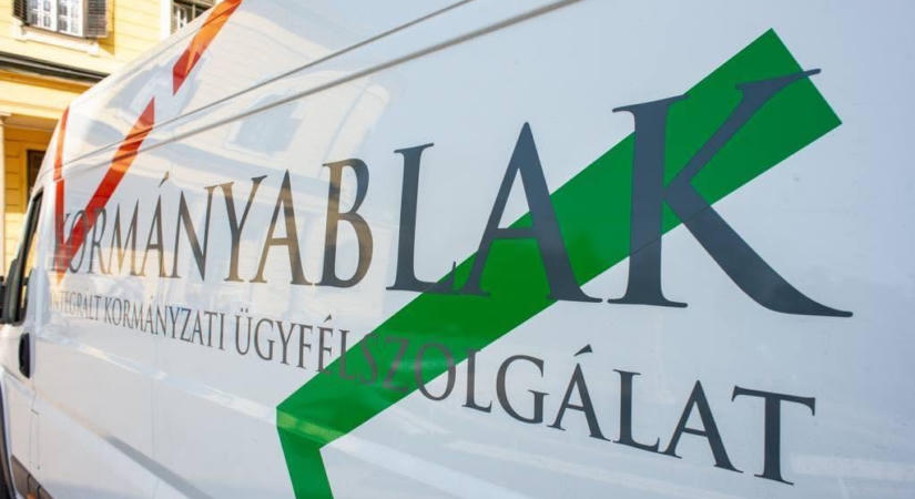 Zajlik a csere, de még év végéig használhatóak a régi igazolványok