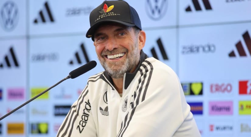 Jürgen Klopp nem pepecselt, 44 fős keretet hirdetett