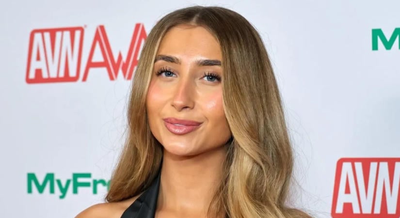 Meztelenül próbálják megmenteni a bolygót az OnlyFans-sztárok – videó