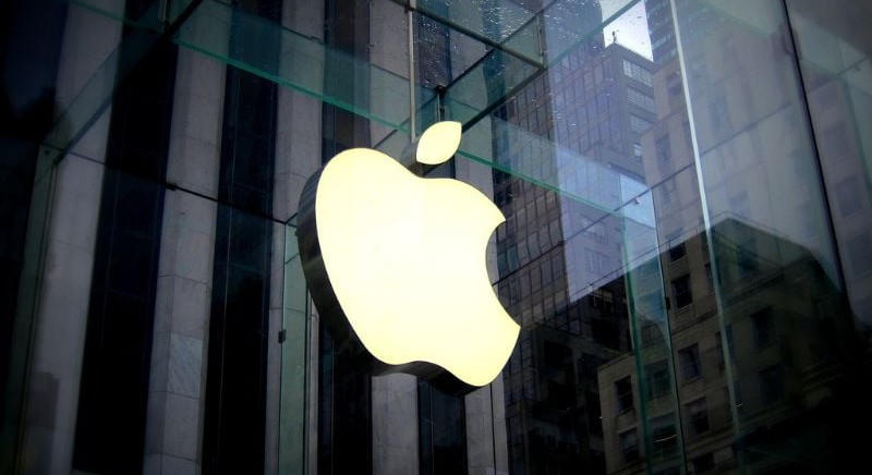 Véget ér egy korszak az Apple-nél: 15 év után távozik a vezérigazgatói posztról Tim Cook