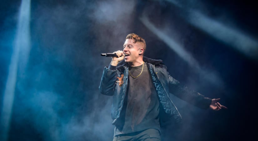 Eltávolították Macklemore-t, sorra távoznak a fellépők Ed Sheeran turnéjáról