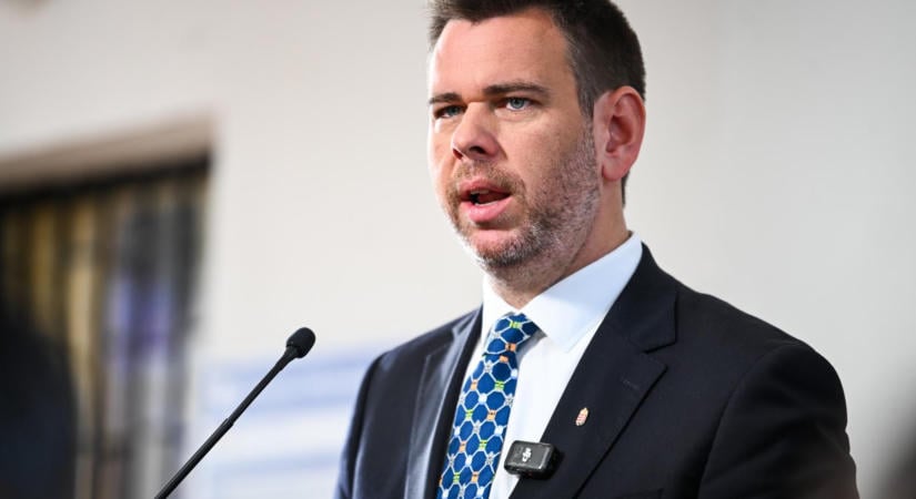 Vitézy Dávid: A háborúra hivatkozva ötezer milliárdnyi többletterhet tolt az államra az Orbán-kormány az autópálya-koncesszióhoz köthetően