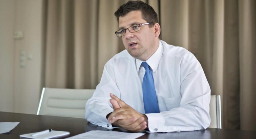 Törvényesnek ítélte a bíróság a Seszták Miklóssal szembeni őrizetbe vételi eljárást