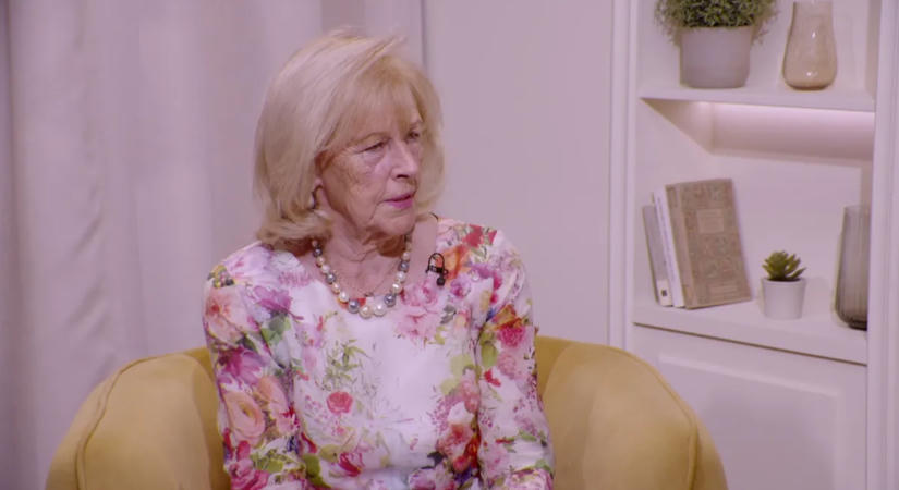 Bukfenc a Múzeumkertben, ezüstérem Tokióban – Schmittné Makrai Katalin emlékei