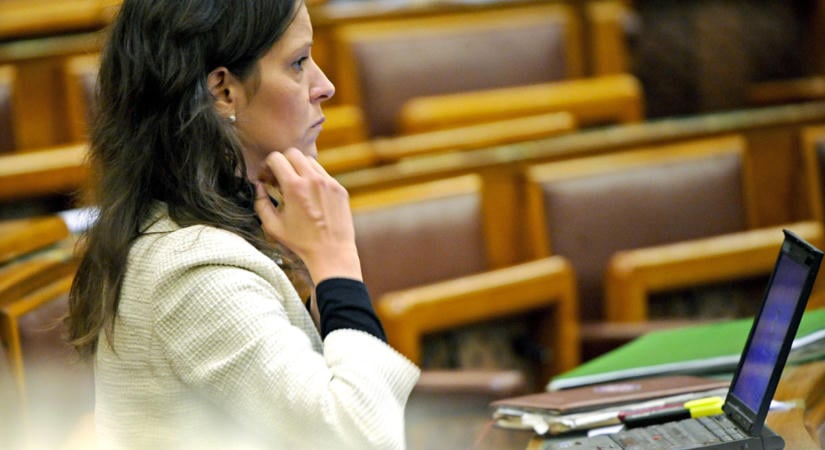Szél Bernadett tételesen ráolvasta Orbánékra a 16 év mulasztásait