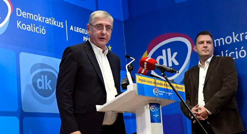 A DK szerint a kormány esztelenül kapkodott, de nem lépett időben