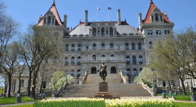 Merényletet tervezett a New York állami törvényhozás épülete ellen egy nő