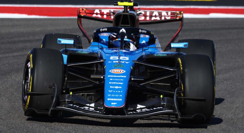 Sainz nem érti, miért úszta meg büntetés nélkül Lindblad
