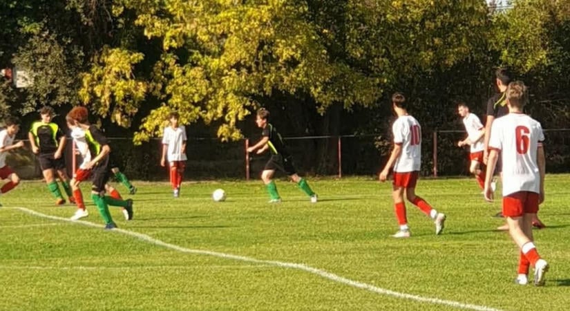 62 gól esett 4 meccsen, közte egy 25–0-s győzelemmel az U16-osoknál
