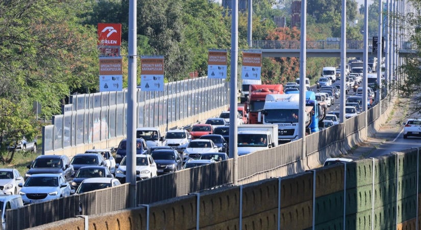 Miközben az állam az MKIF-es autópálya koncessziókra lő, addig külföldieknek szó nélkül fizet egy sokkal rosszabb szerződésre