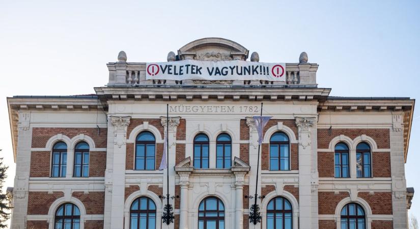 “Clearly, nothing is fine here” – teachers at state universities forced to take second and third jobs