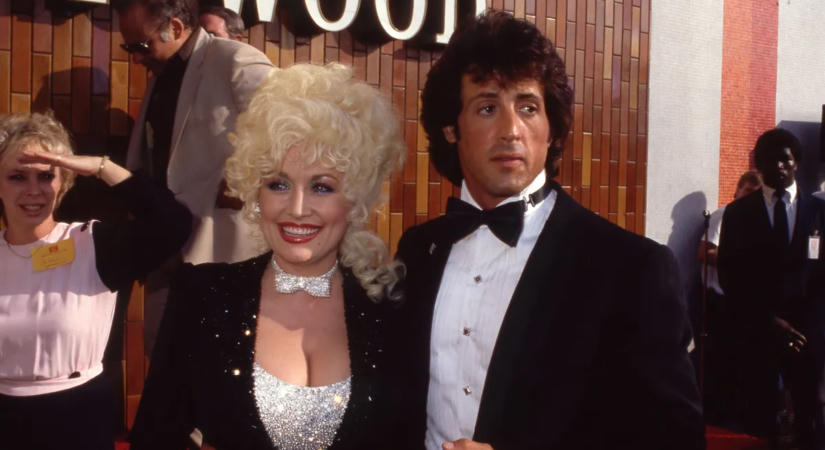 Emlékszel, mikor Dolly Parton mellett Sylvester Stallone dalra fakadt? Íme a country királynőjének filmszerepei