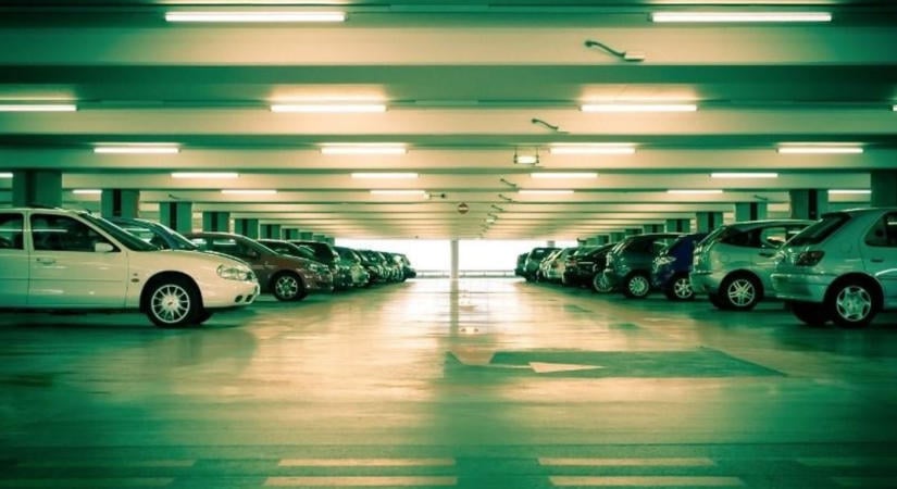Közlekedők, figyelem! Máshol kell fizetni a parkolásért a győri kórháznál