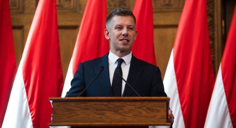 Miniszterelnökség: Még az ősszel elindul az alkotmányozás