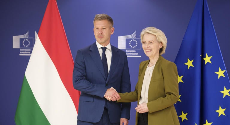 Az orosz hírszerzés szerint Ursula von der Leyen nyomást gyakorol Magyar Péterre a magyarok érdekeivel szemben