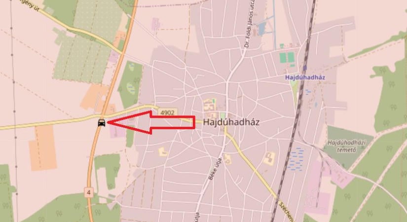 Karambol a 4-esen – riasztották a mentőket