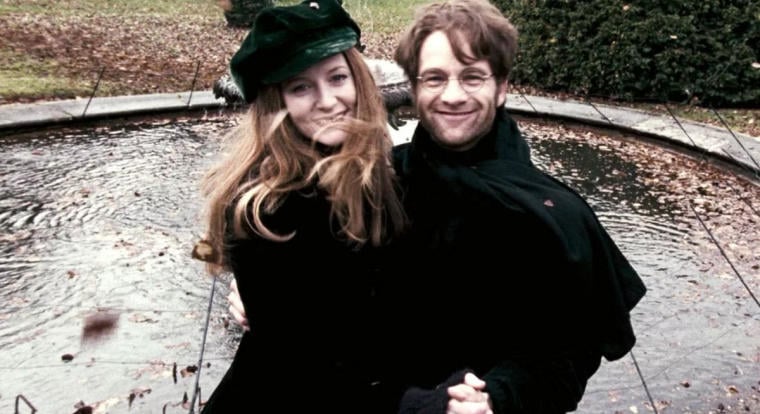 Megvan, kik játsszák Harry Potter szüleit az HBO sorozatában, sőt, egy olyan karakter is feltűnik majd, akit a filmekben nem láthattunk!