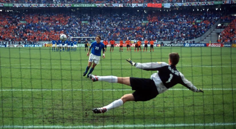 Mutatjuk az 50 éves Francesco Totti 12 legszebb gólját