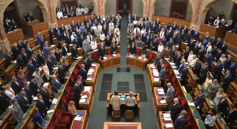 Mentelmi ügyek és legfőbbügyész-választás: forró hétfő jön a parlamentben
