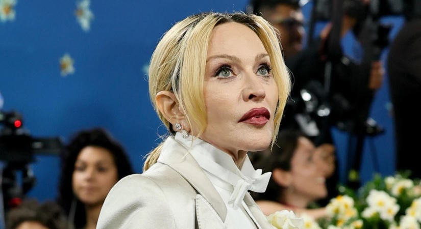 Madonna 68 évesen is letarolta a színpadot: egy szál fűzőben lépett a közönség elé, csak bugyit viselt alatta