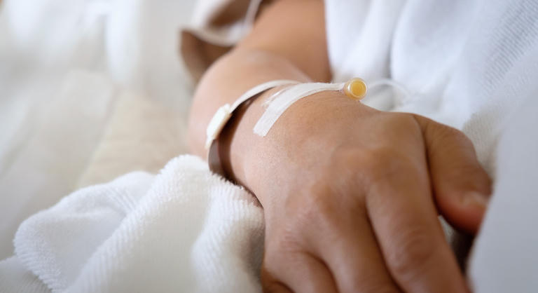 Összeomlás szélén az édesanya, aki 13 éve egyedül ápolja kómában fekvő lányát
