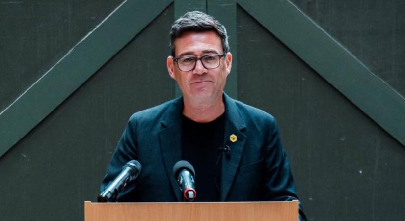 Újabb meglepő lépést jelentett be az új brit kormányfő