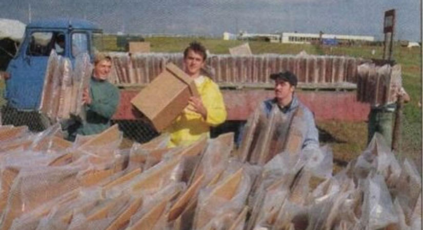 Nem találja ki, miért kellett a pápa győri látogatásához 20 ezer papírdoboz
