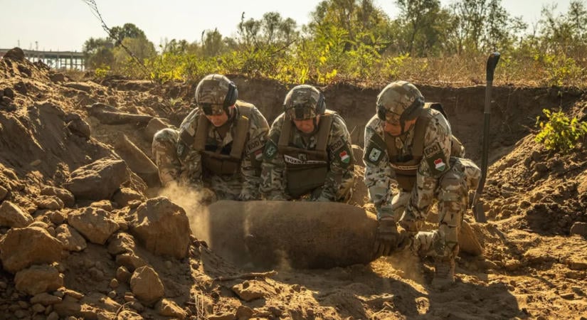 Óriási világháborús bombák kerültek elő Vecsésnél, tűzszerészek vonultak a helyszínre
