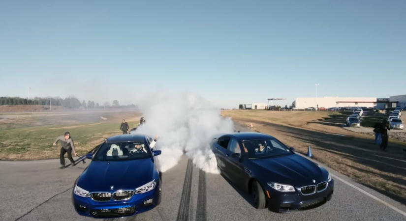 A BMW M5 nyolc órán át driftelt megállás nélkül, és menet közben tankolták meg