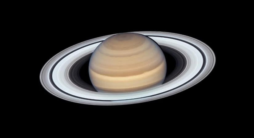 A Hubble különös, tízoldalú képződményt talált a Szaturnuszon