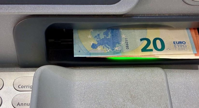 Kicsalta ki a magyarok pénzét az ATM-hálózat, a GVH elképesztő trükköt leplezett le – egyetlen országban sem úszták meg a bankkártya tulajdonosok