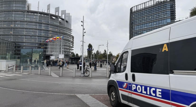 Rendőrségi razziát tartottak az Európai Parlamentben a Patrióták Európáért frakciójának tagjainál