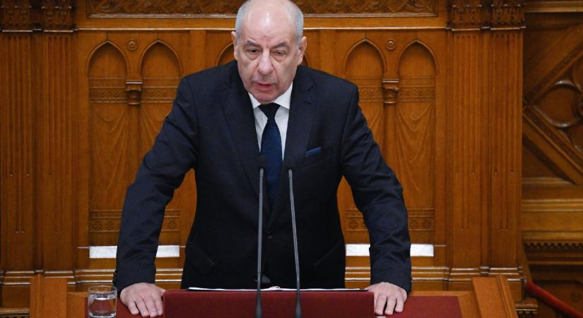 Sulyoknak csak az időhúzás maradt, és közeleg az Ab ítélkezési szünete