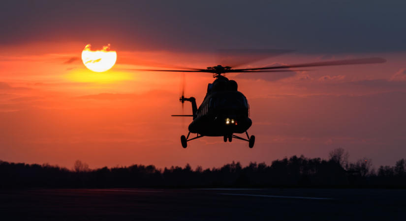 Videó: forgalmas autóút kellős közepére zuhant le az orosz Mi-8-as