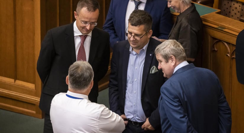 Seszták Miklós mellett a KDNP-s frakciótársai sem álltak ki