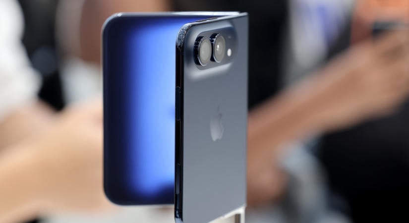 Elismerte az Apple, hogy kijelzőhibával került piacra néhány méregdrága hajtogatható iPhone