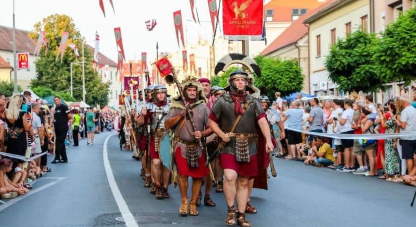 Kövesse nálunk élőben a XXV. Savaria Történelmi Karnevál jelmezes felvonulását!
