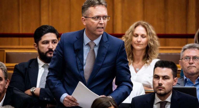 Hankó Balázs a mentelmi bizottság előtt: Tételesen cáfolni fogom a hamis vádakat
