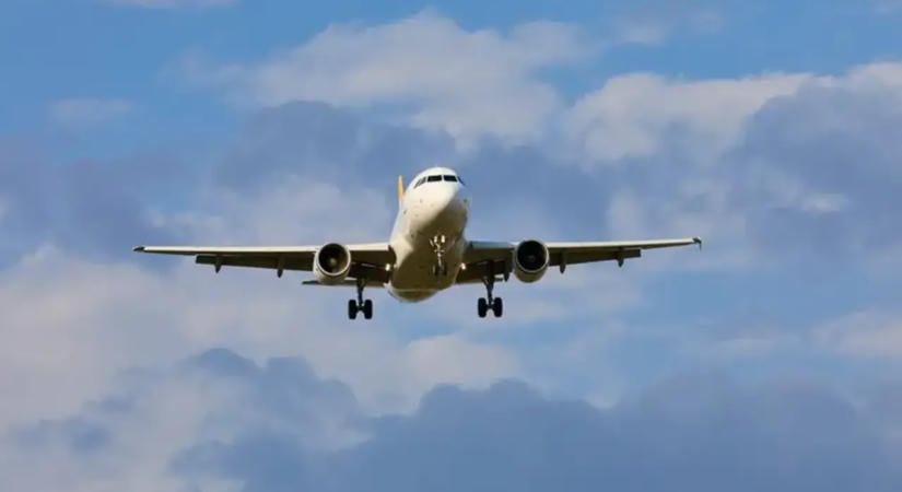 Pánik tört ki egy Tel-Avivba tartó gépen, vészjelzés után vadászgépeket riasztottak