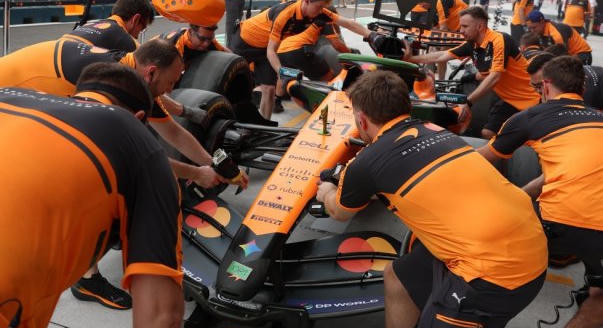 ÉLŐ: Az F1-es Szingapúri Nagydíj szabadedzése