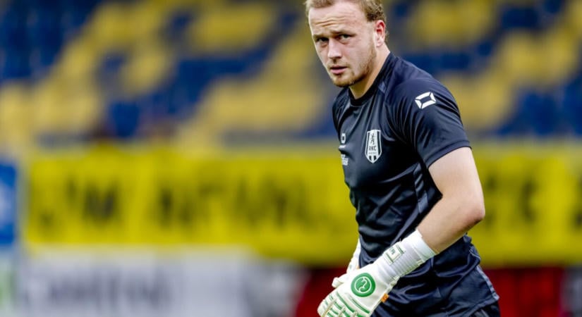 Az év védése vagy az év mázlija a holland kapusé?