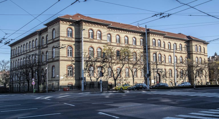 Válság a budapesti belgyógyászatokon, tömegével küldhetik haza a krónikus betegeket