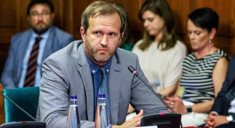 Kollai: A gazdaságfejlesztésnek nem az átláthatatlan feltételekkel, kézbe adott pénz az útja