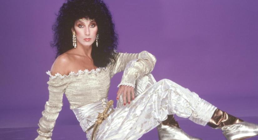 Cher, Azahriah, Eminem – Felismered az ismert énekest születési nevéről?
