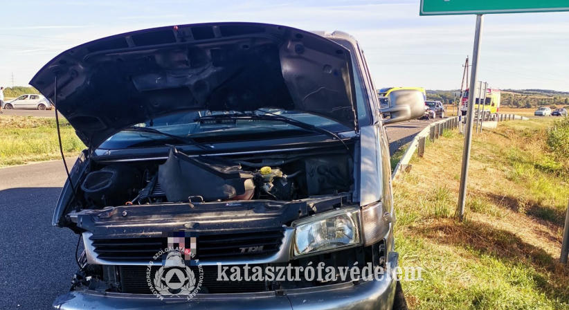 Tüzek, balesetek és viharkárok adtak munkát a baranyai tűzoltóknak
