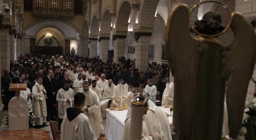 A latin pátriárka a háború befejezését sürgette az éjféli misén Betlehemben