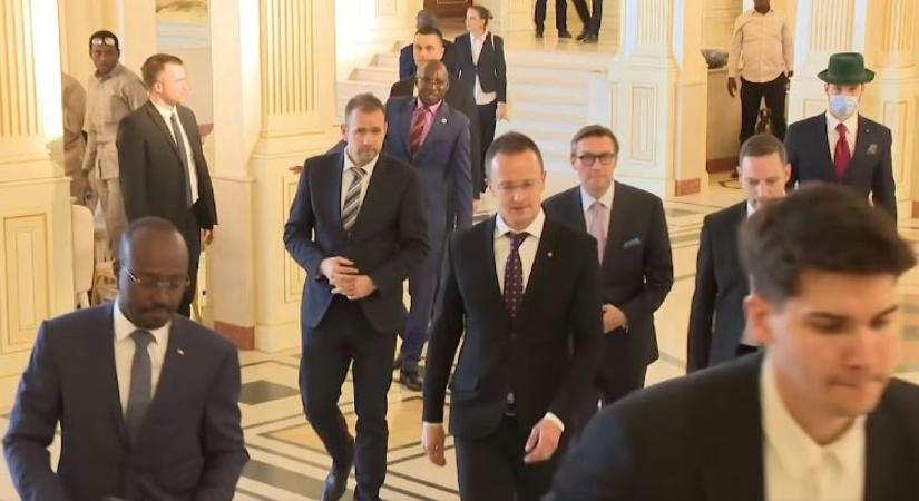 Magyar Hang: Orbán Gáspárt a háta mögött királyfinak hívták csádi tartózkodása alatt