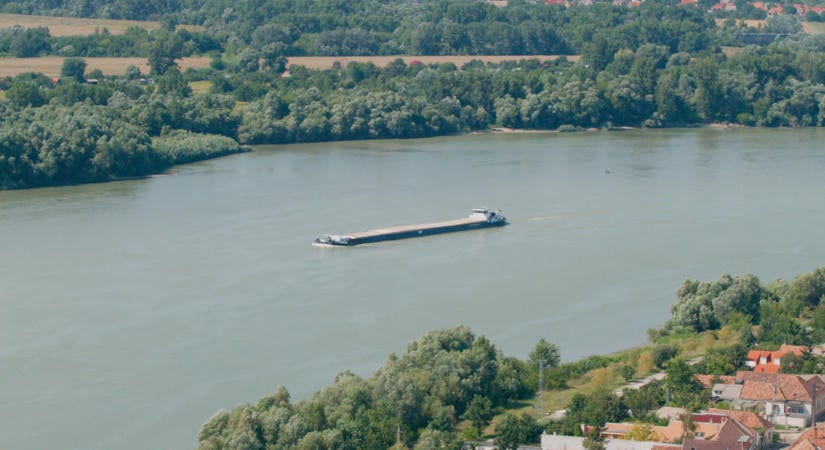 Kritikus szintre süllyedt a Duna: háborús roncsok bukkantak elő, még fel nem robbant gránátokkal