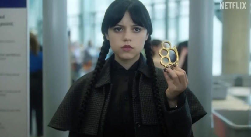 Csont és bőrre fogyott a Wednesday sztárja: rá sem lehet ismerni Jenna Ortegára – Videó